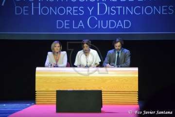 Acto institucional de entrega de honores y distinciones de Telde (Foto Francisco Javier Santana)